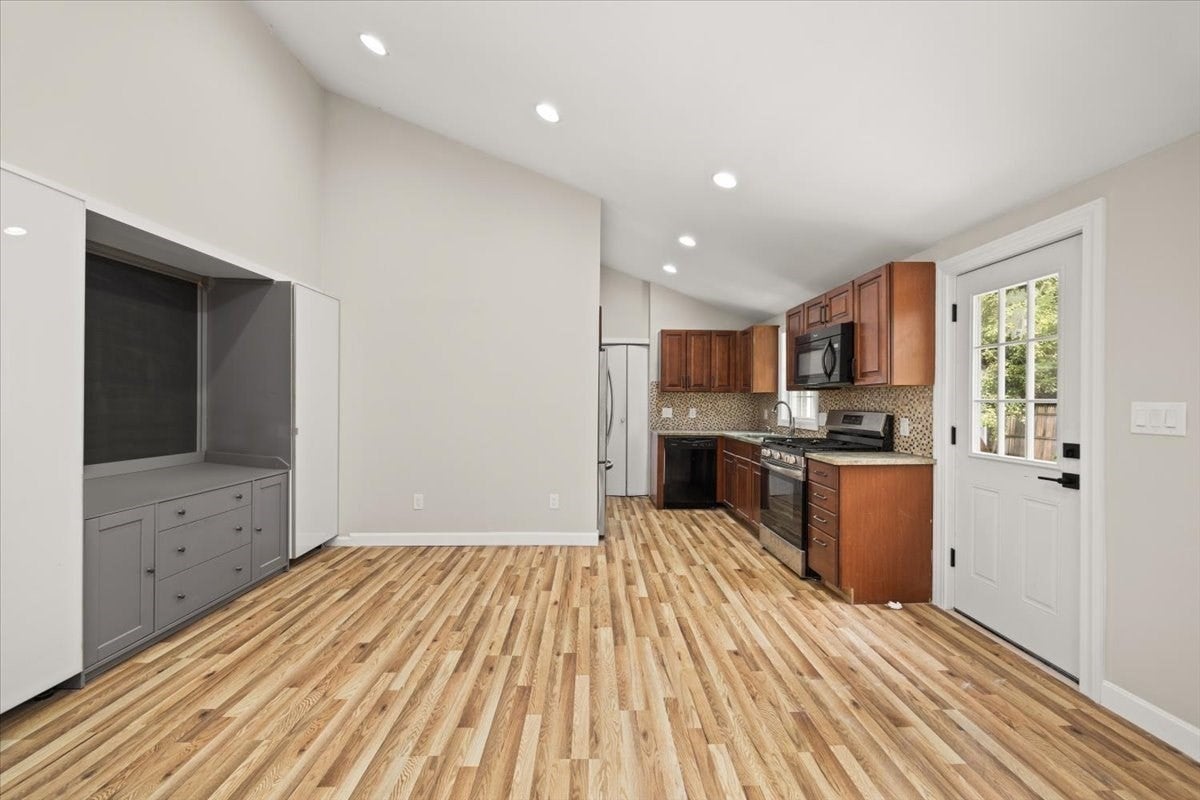 1649 Rodman St, Fall River, MA, 1649 Rodman St, Fall River, MA Photo #11