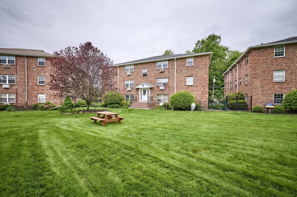 3 Colonial Village Drive 10