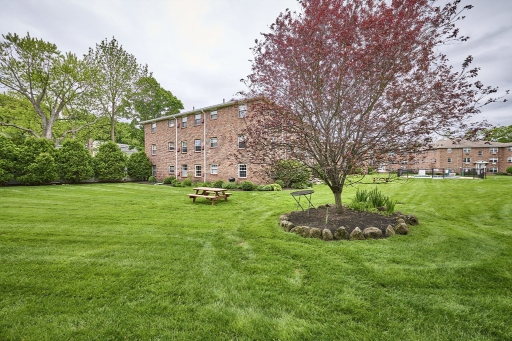 3 Colonial Village Drive 10