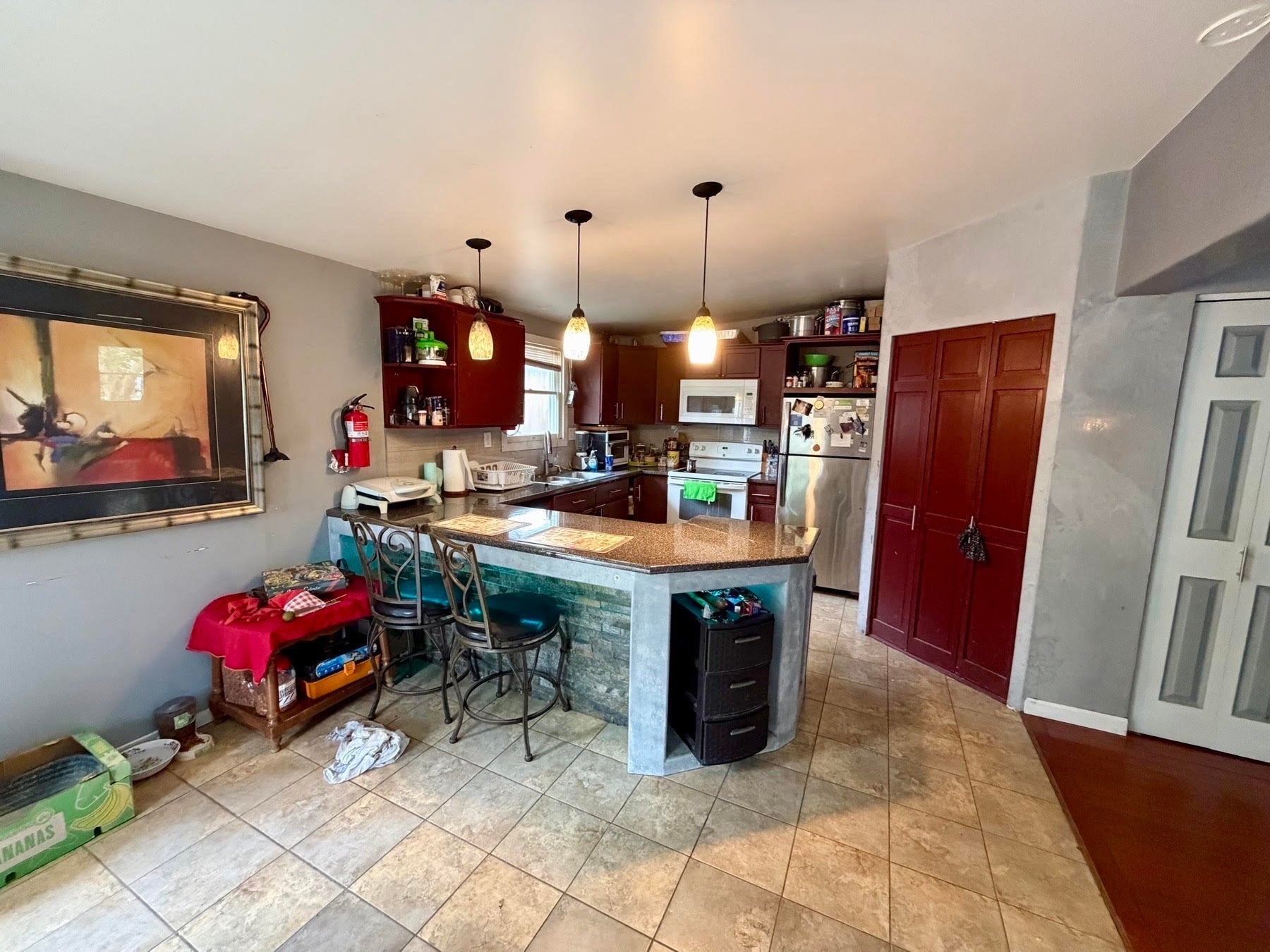 827-831 Armory St