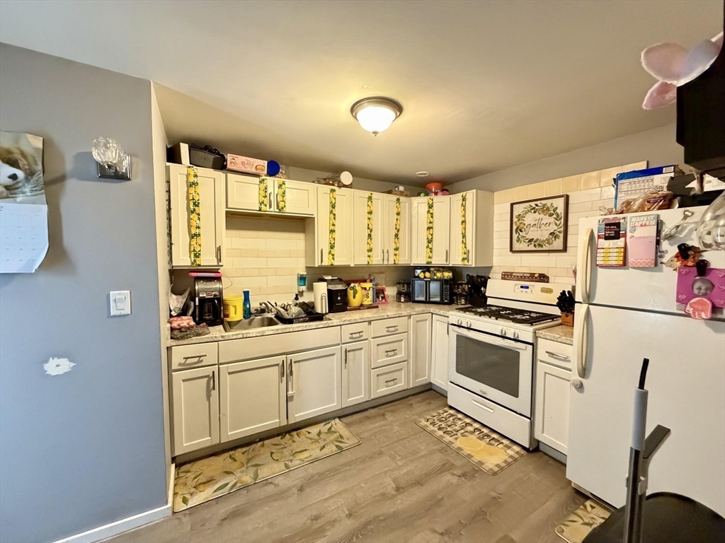 827-831 Armory St, Springfield, MA Photo #12