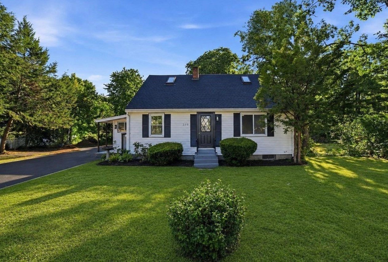 Photo of 200 North Quinsigamond Ave, Shrewsbury, MA