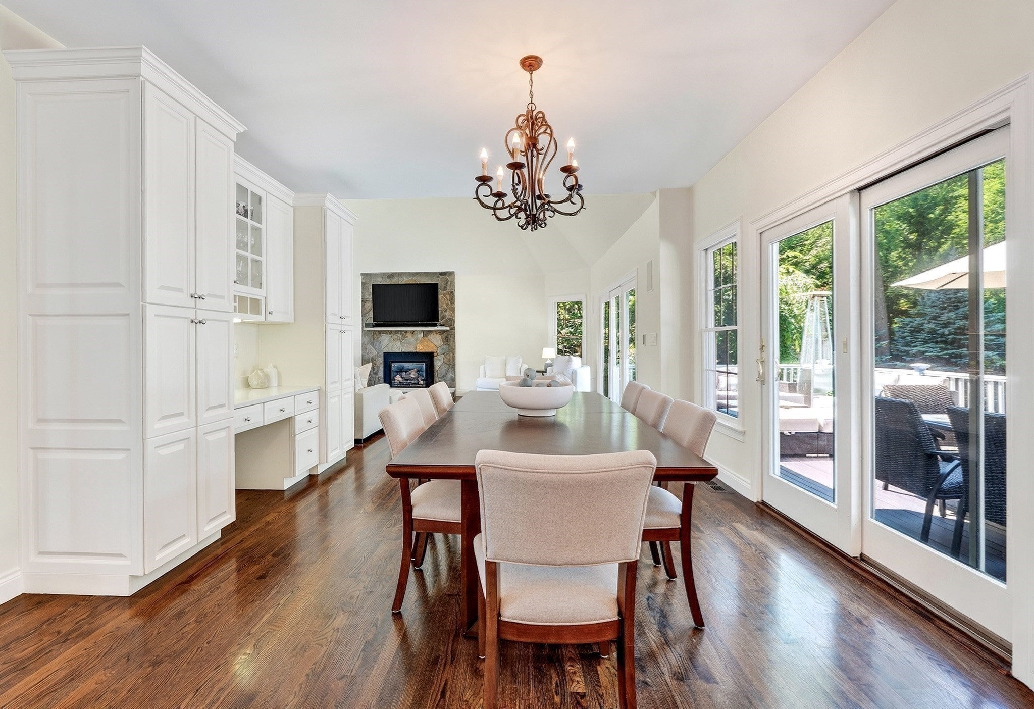 2 Goldman Cir, Bedford, MA Photo #10