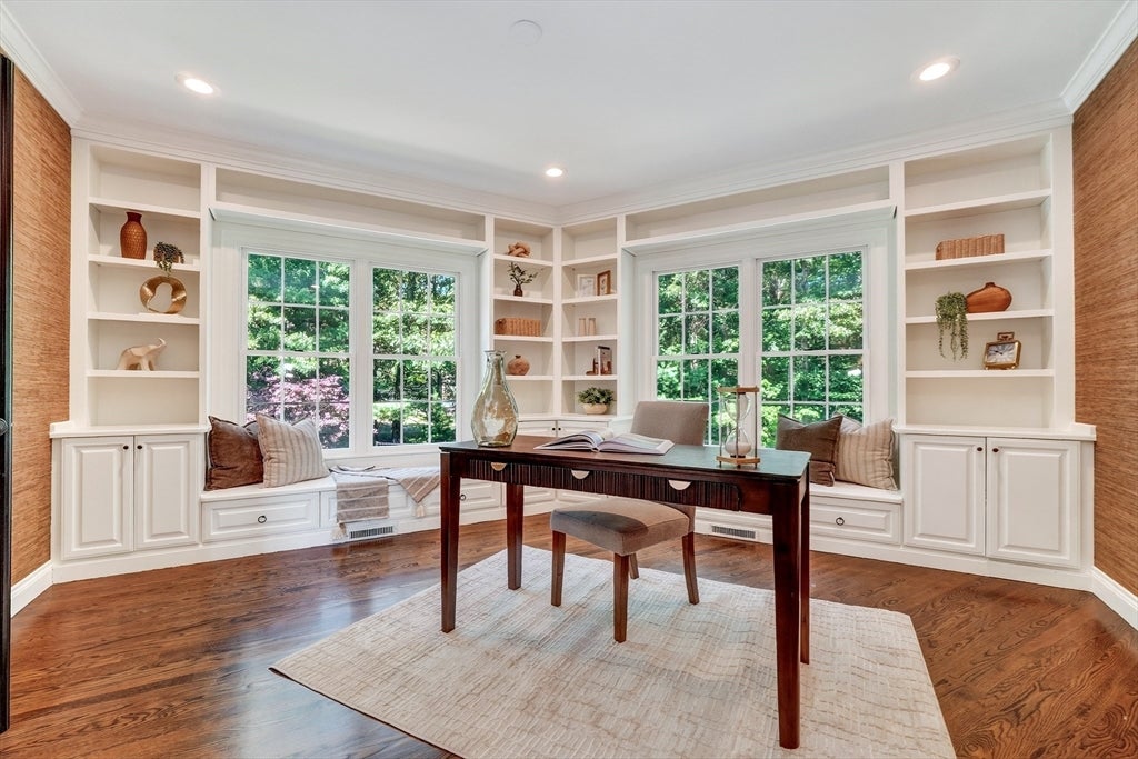2 Goldman Cir, Bedford, MA, 2 Goldman Cir, Bedford, MA Photo #14