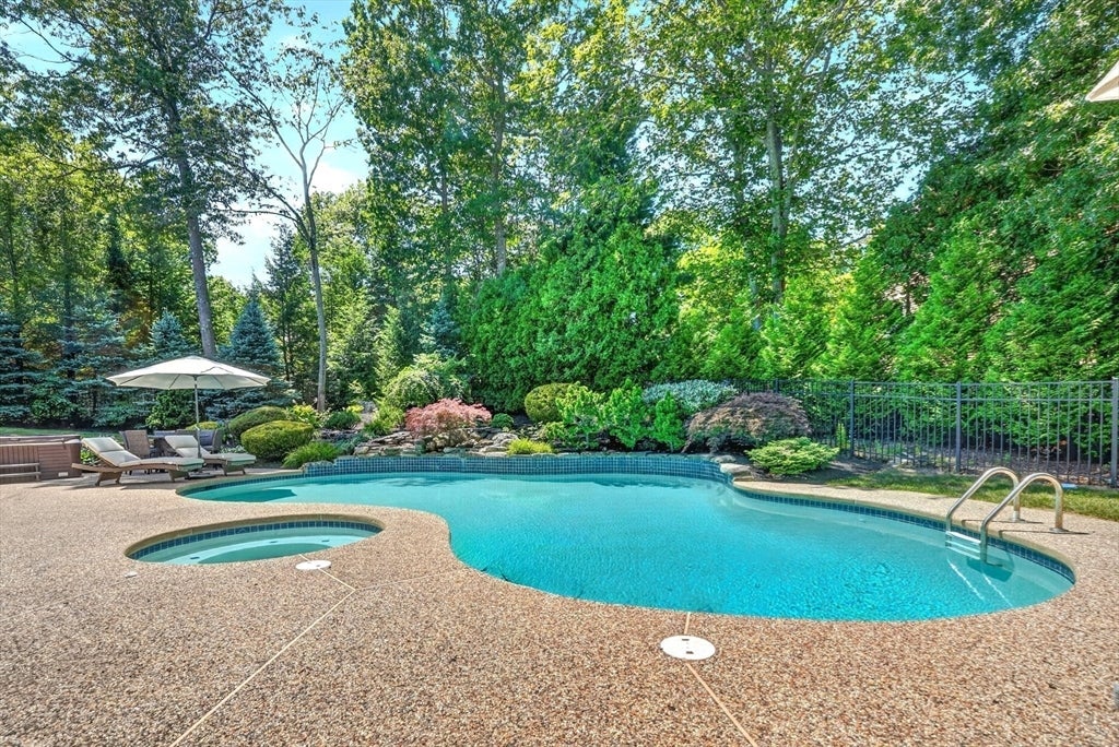 2 Goldman Cir, Bedford, MA, 2 Goldman Cir, Bedford, MA Photo #31