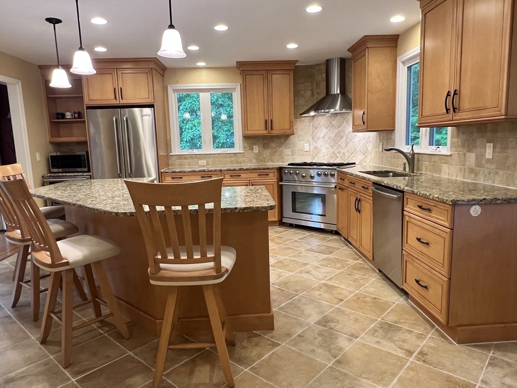30 Lawrence Dr