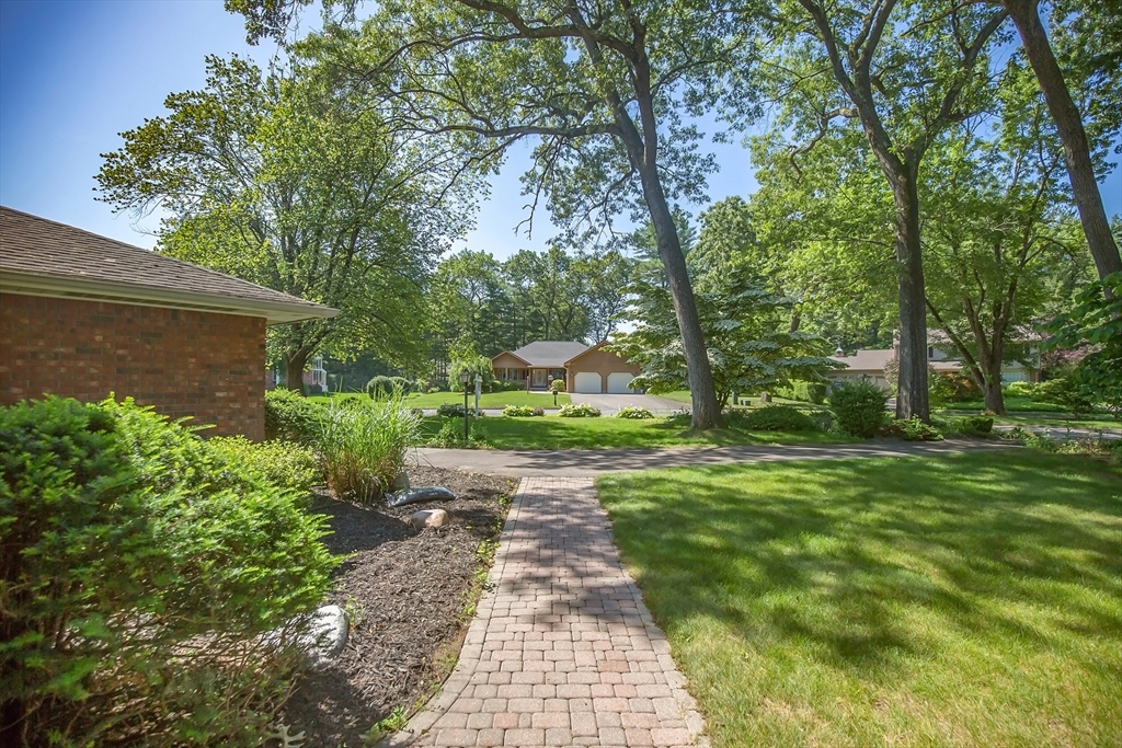 40 Wildwood Lane