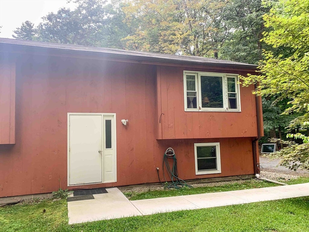 Photo of 48 Stillwater Rd, Deerfield, MA
