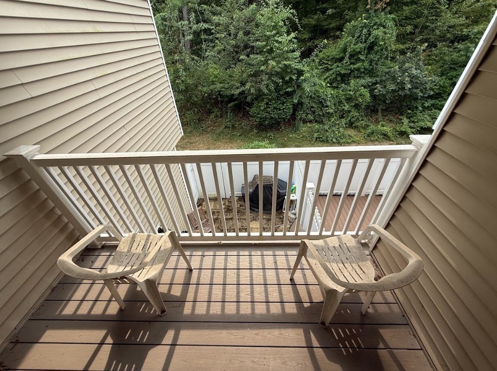 207 Edgebrook Dr 2-11
