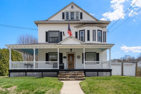 29 Schofield Ave Dudley MA 01571