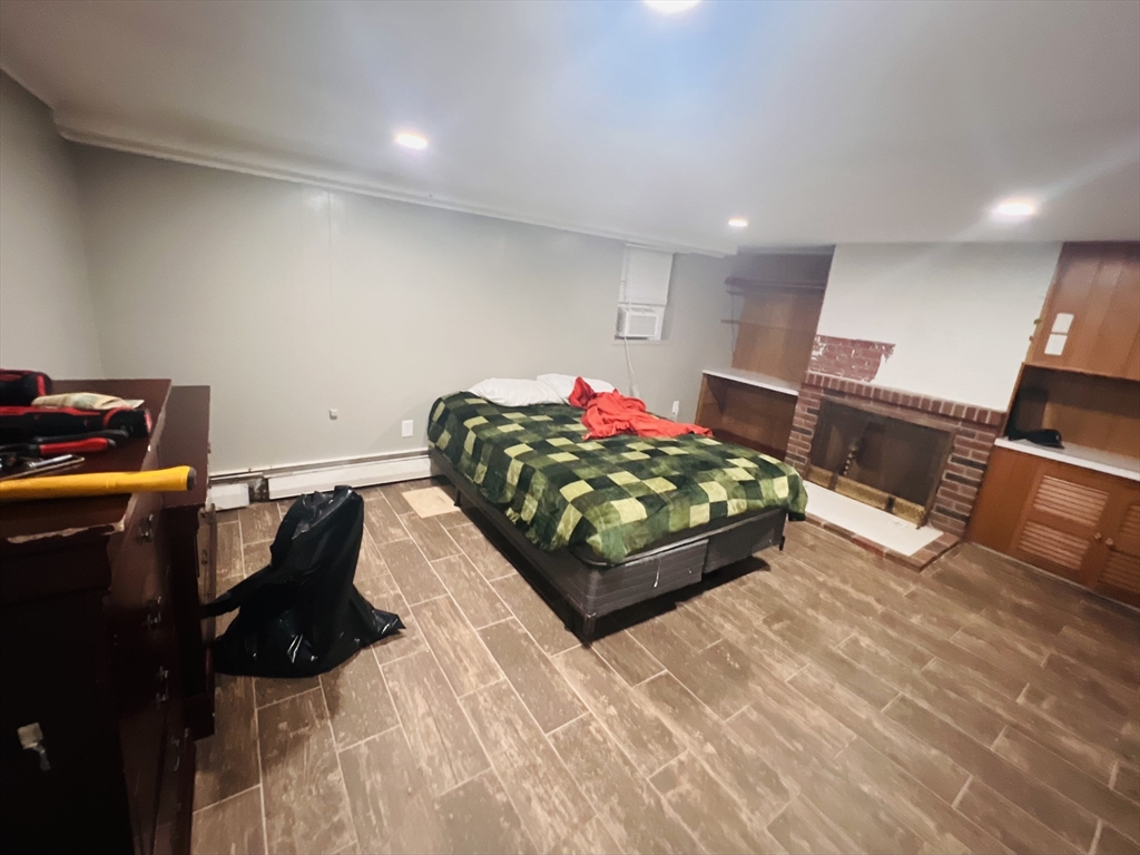 124 Cook Ave