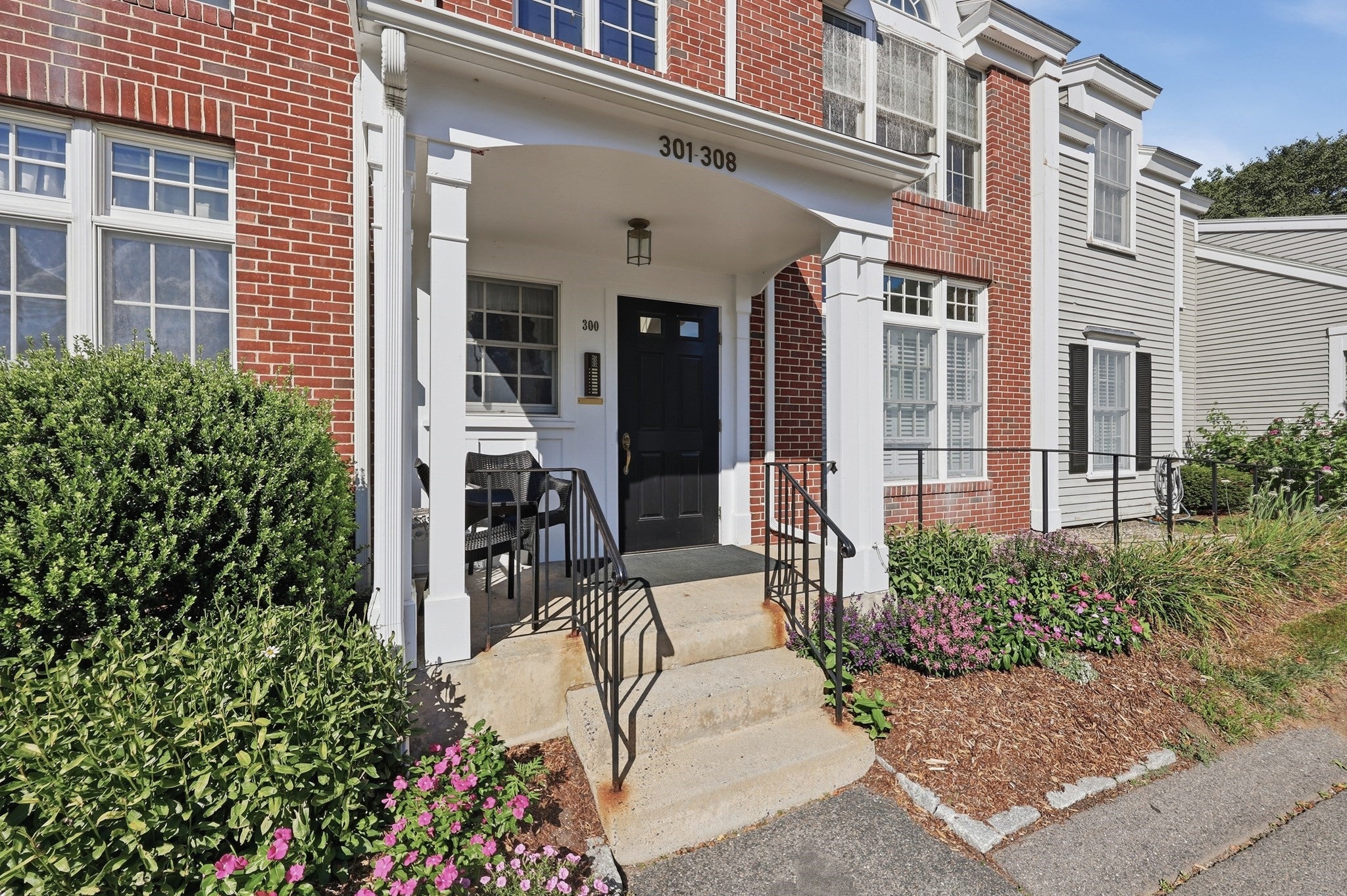 308 Old Country Rd 308