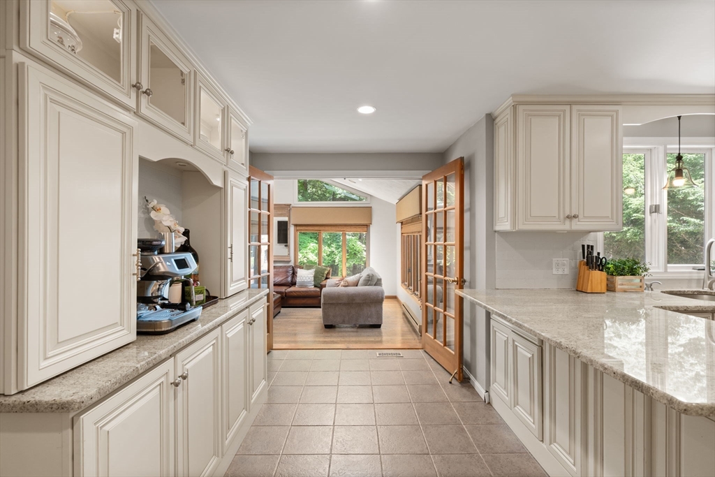 2 Garrison Ln