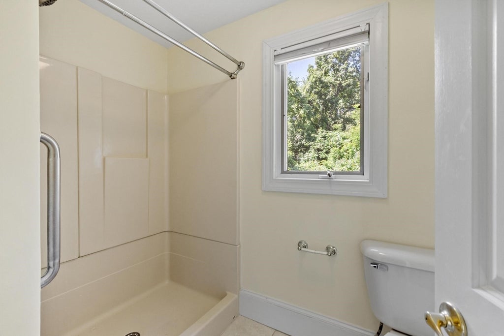 261 West St, Lunenburg, MA Photo #32