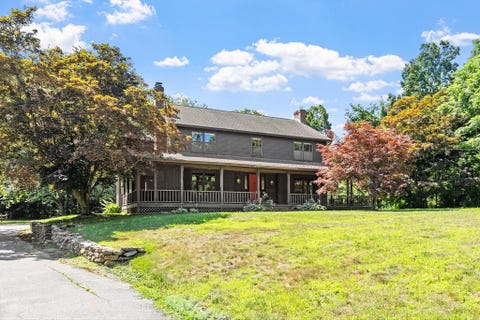 Photo of 261 West St, Lunenburg, MA 01462 (MLS # 73560731)