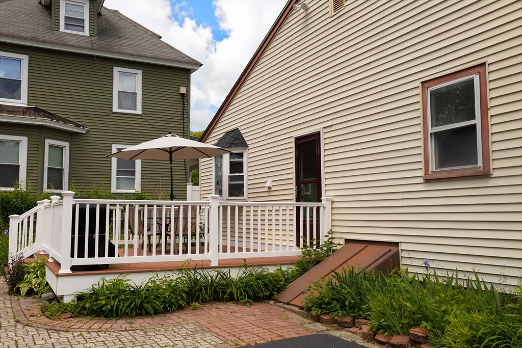 69 Front St