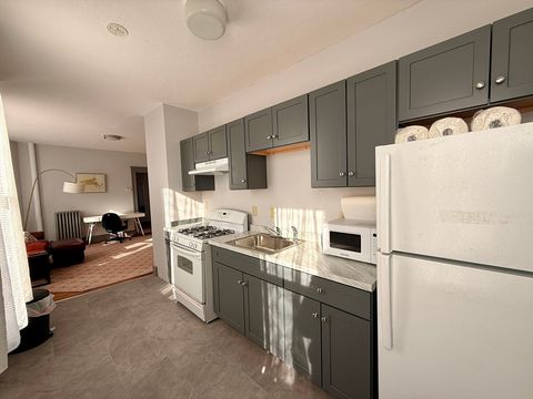 Photo of 70 Russell St #6, Worcester, MA 01609 (MLS # 73471619)