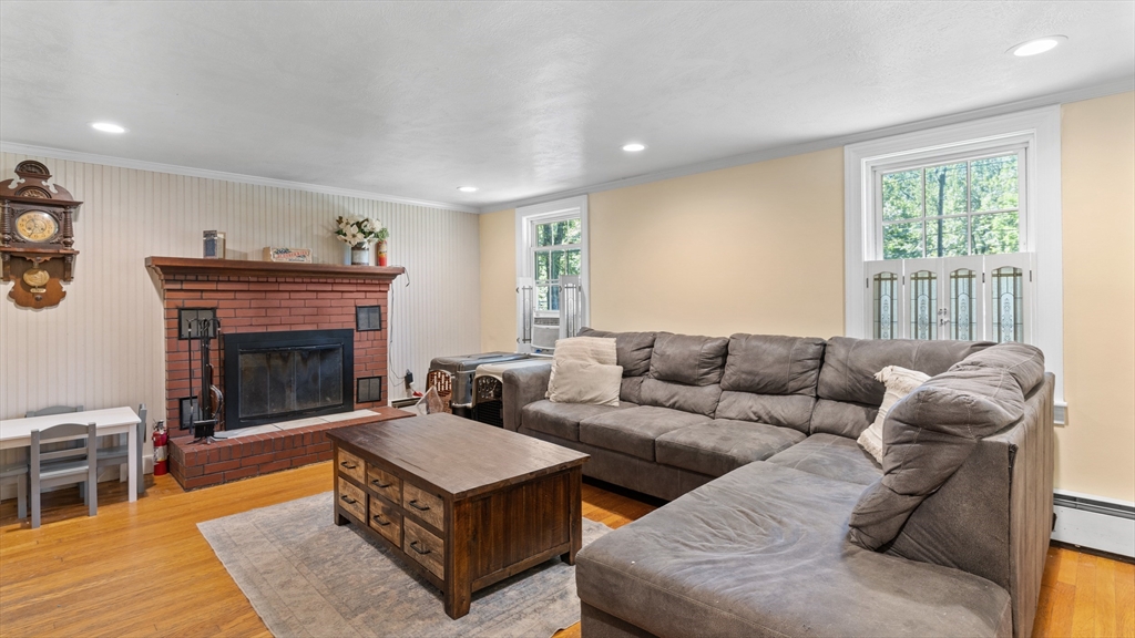 2334 Main St