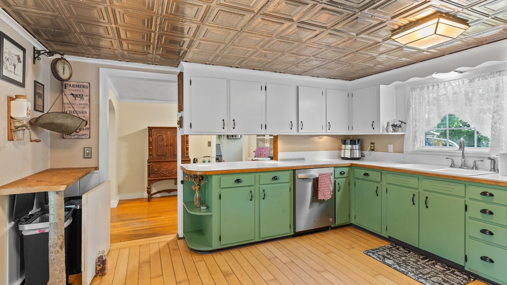 2334 Main St