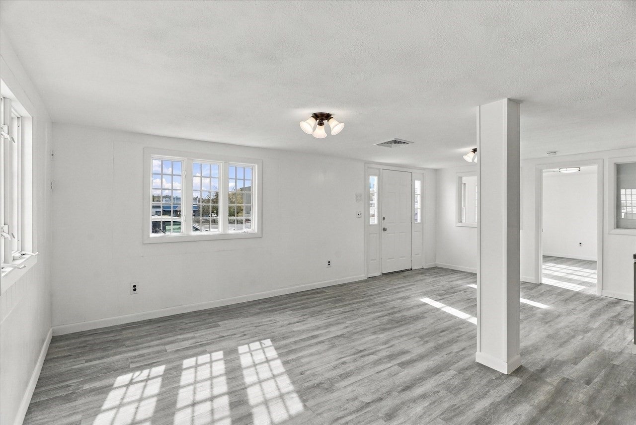 320 Main St, Gloucester, MA, 320 Main St, Gloucester, MA Photo #7