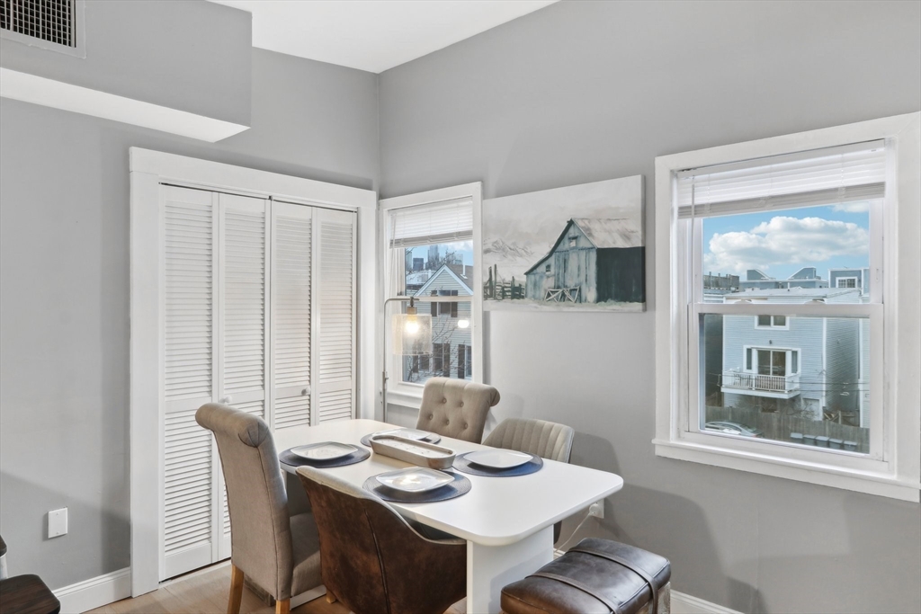 115 W 7th St 3