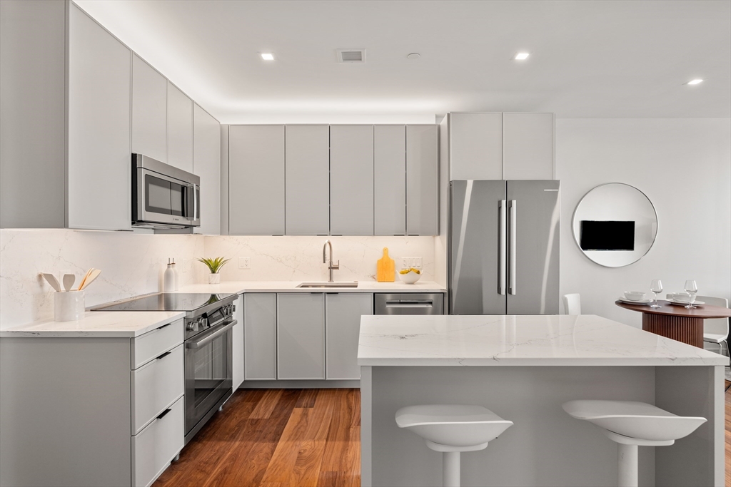 1515 Commonwealth Ave 714