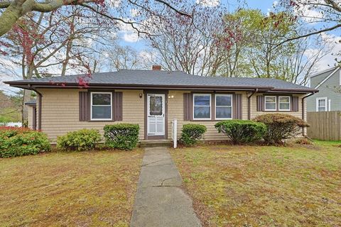 Photo of 164 Cross Rd, Dartmouth, MA 02747 (MLS # 73519958)
