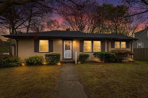Photo of 164 Cross Rd, Dartmouth, MA 02747 (MLS # 73519958)