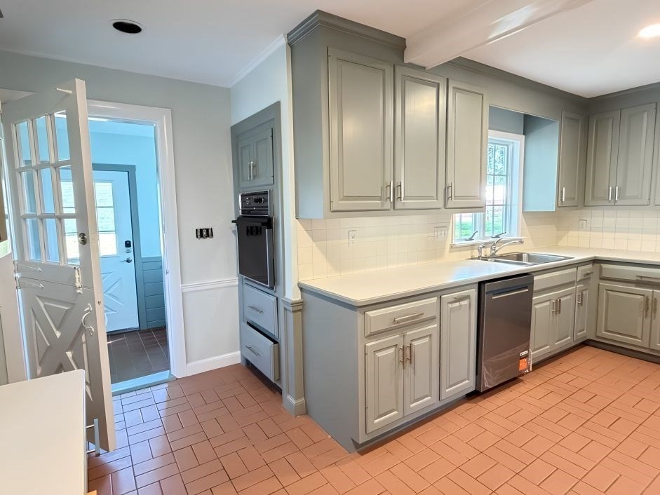 343 Bay Rd