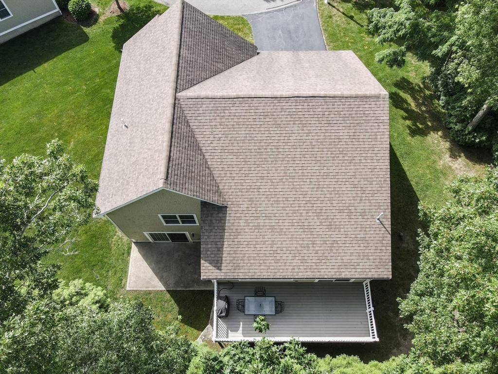 27 Windsor Dr 27