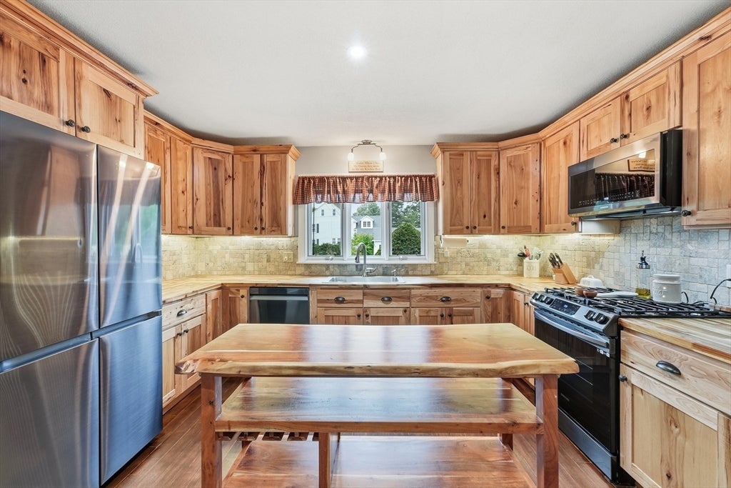 478 Western Ave, Westfield, MA Photo #12