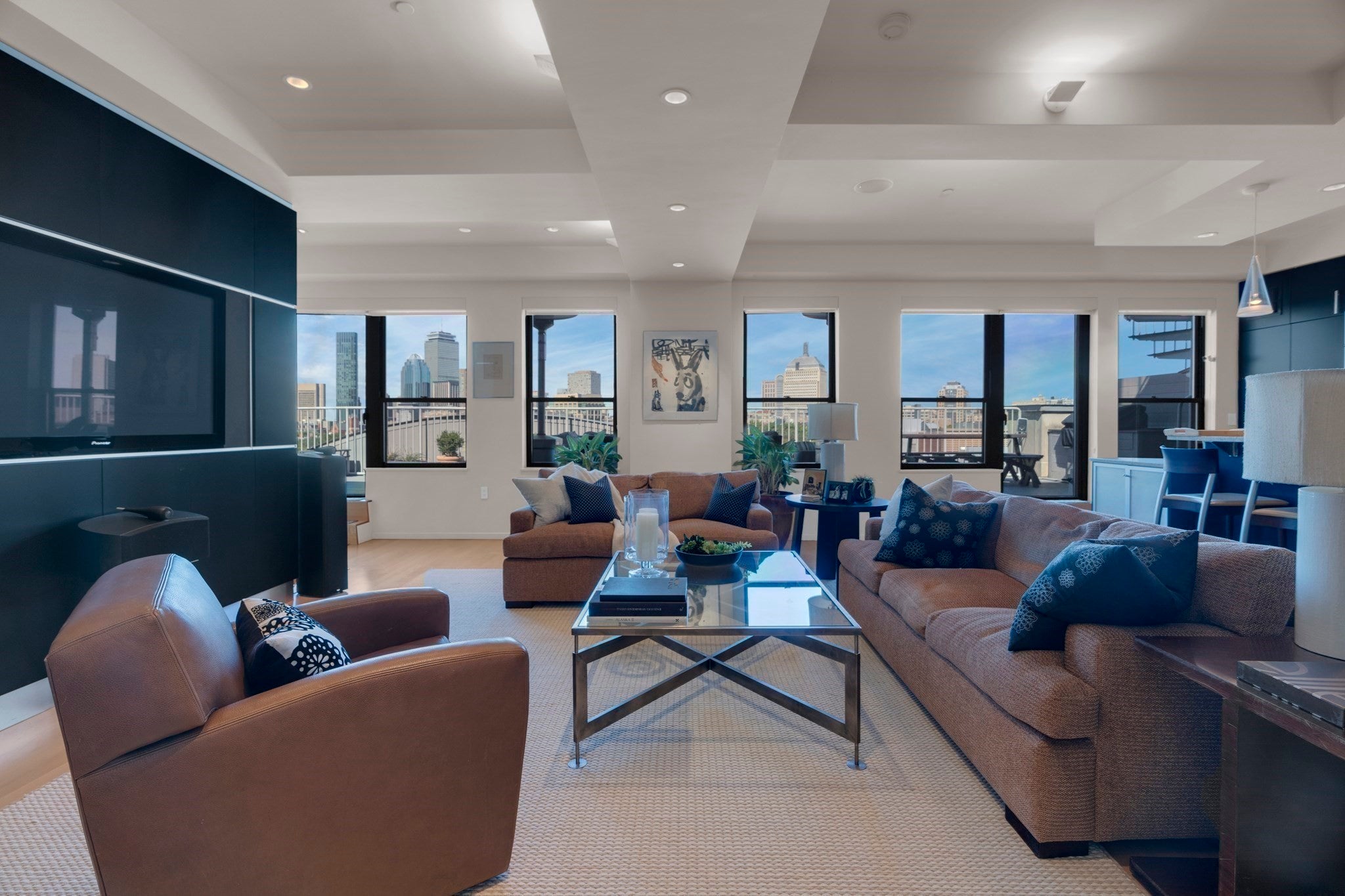 1166 Washington St 704-6