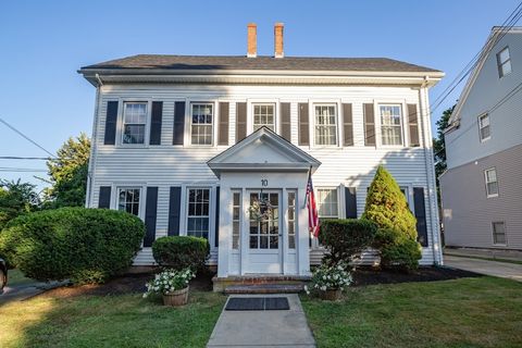 Photo of 10 Cushman St #4, Plymouth, MA 02360 (MLS # 73511934)