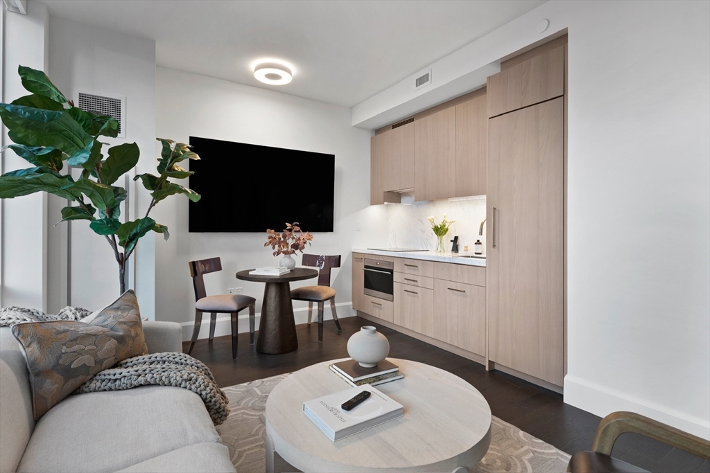 430 Stuart Street 25D