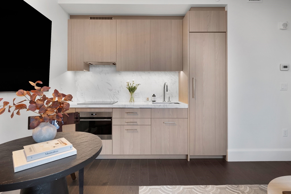 430 Stuart Street 25D