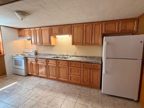 19 Lantern Road U:1Side Holbrook MA 02343