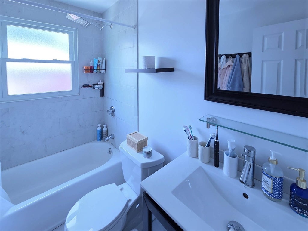 14 Louise RD #2, Boston, MA, 14 Louise RD #2, Boston, MA Photo #9