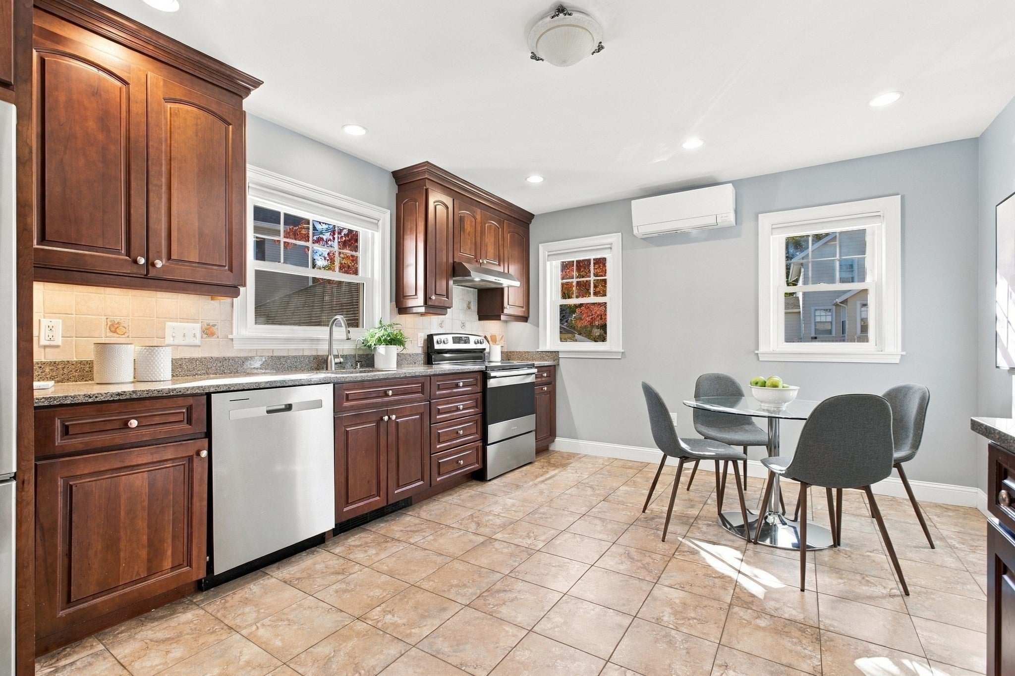 61 Gould Street, Wakefield, MA Photo #12