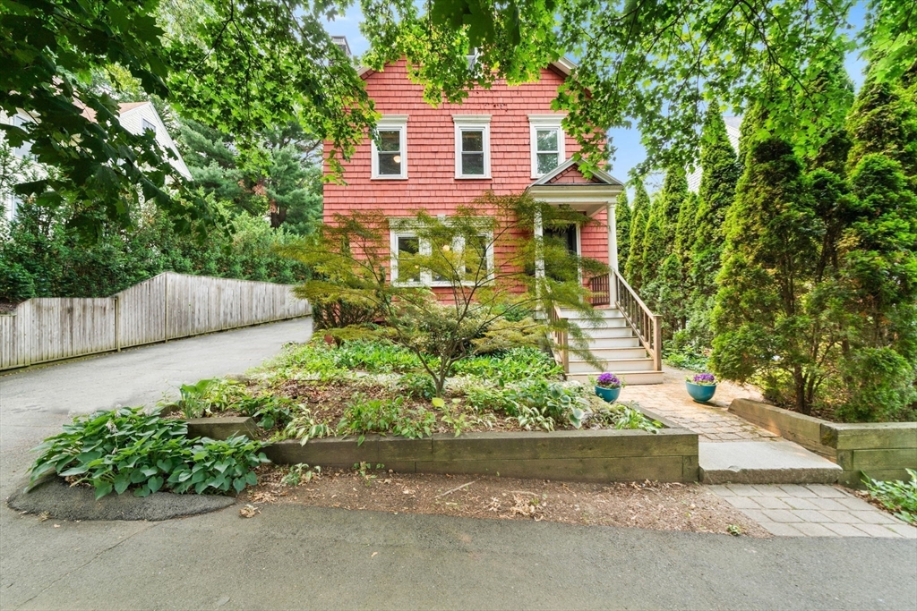 25 Maple Ave.