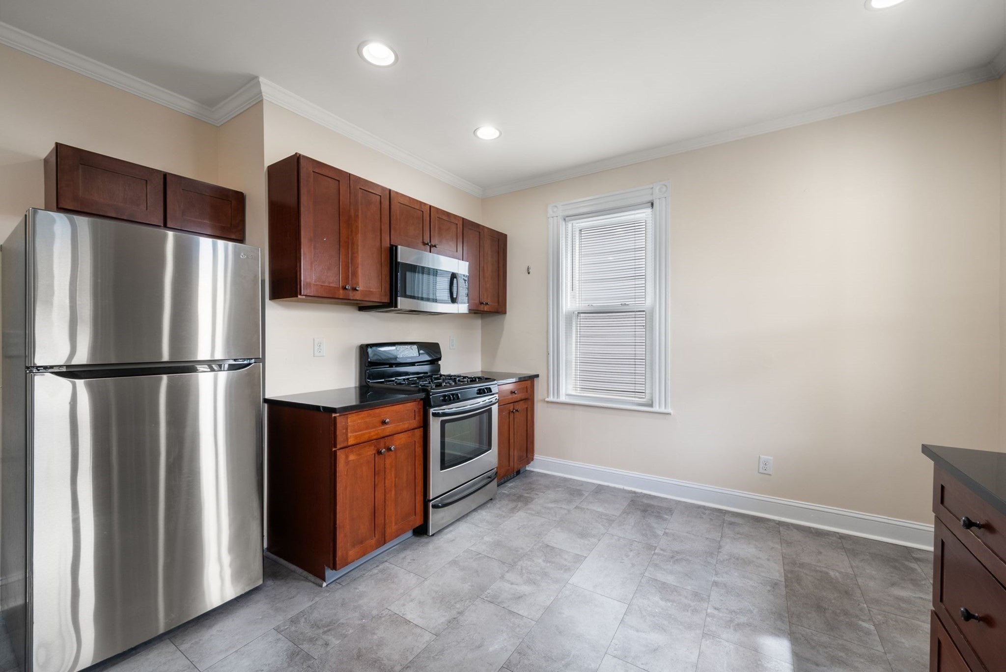 845 E 5th ST #1, Boston, MA Photo #5