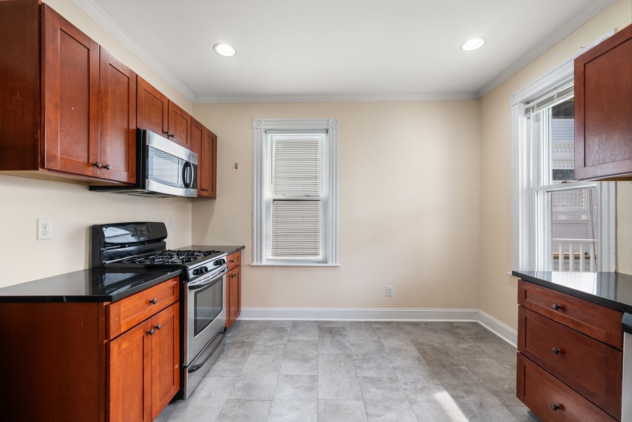 845 E 5th ST #1, Boston, MA Photo #2