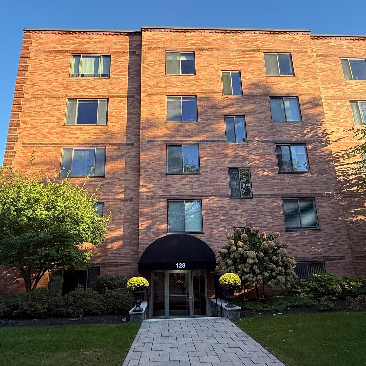 128 Pleasant St #201, Arlington, MA Photo #17