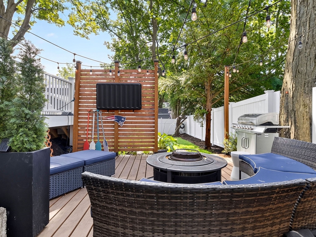 Framingham, Massachusetts 01702, United States, 3 Bedrooms Bedrooms, ,3 BathroomsBathrooms,Residential,Active,256226