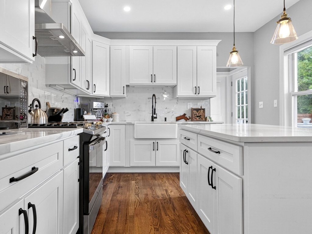 Framingham, Massachusetts 01702, United States, 3 Bedrooms Bedrooms, ,3 BathroomsBathrooms,Residential,Active,256226