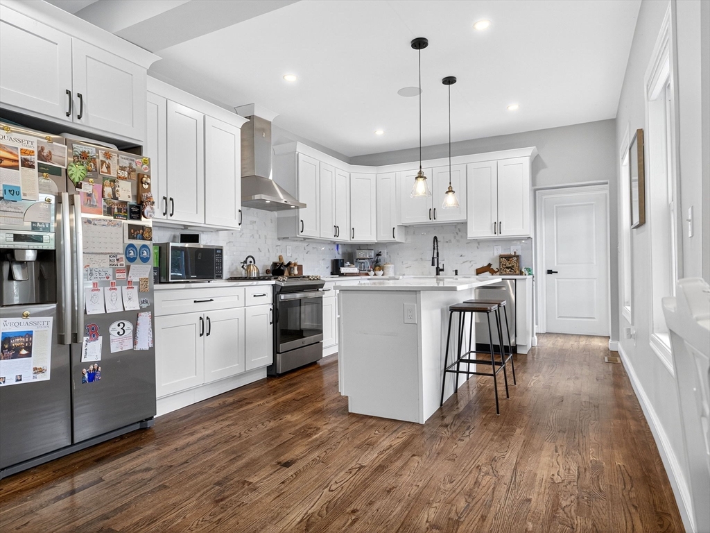 Framingham, Massachusetts 01702, United States, 3 Bedrooms Bedrooms, ,3 BathroomsBathrooms,Residential,Active,256226