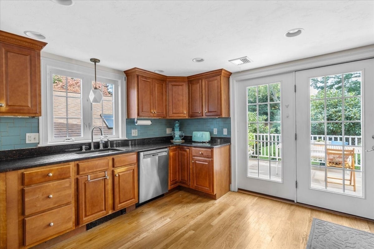 70 Church St, Weymouth, MA, 70 Church St, Weymouth, MA Photo #11