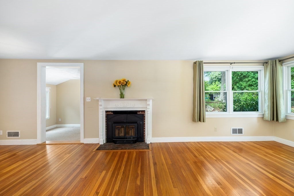 101 Topsfield Road, Wenham, MA Photo #6