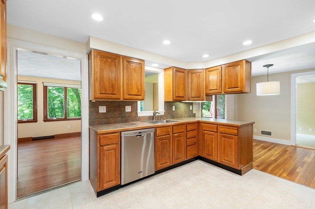101 Topsfield Road, Wenham, MA Photo #11