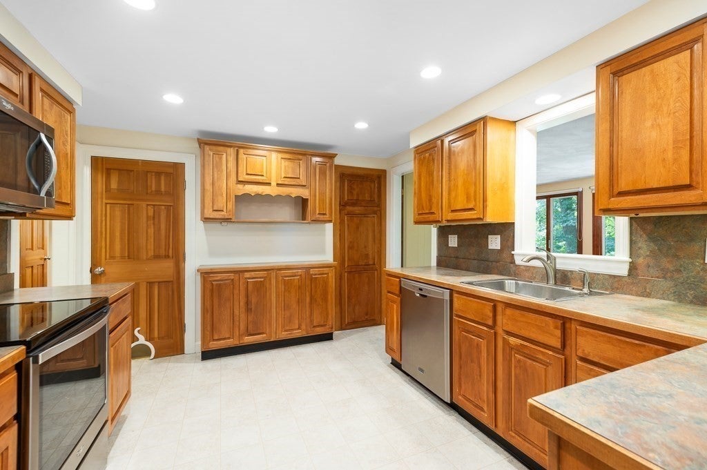 101 Topsfield Road, Wenham, MA Photo #10