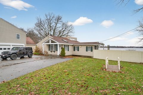 112 Hiatt St Fall River MA 02721